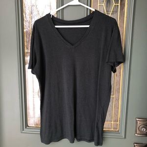 Encircled Fair V-neck tshirt, dark grey, large